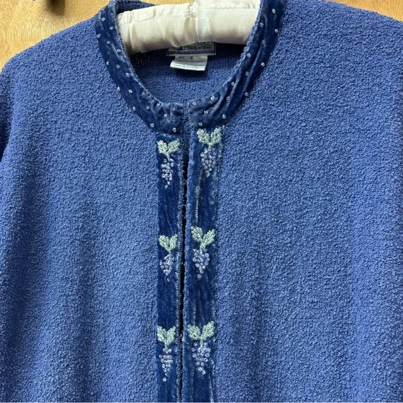90s Periwinkle cardigan with velvet trim and beaded grape details, small - Picture 3 of 9